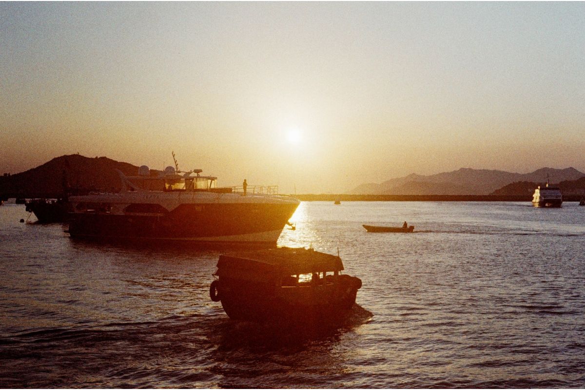 LomoChrome Color ’92 Sun-kissed 35 mm ISO 400 - Image 5