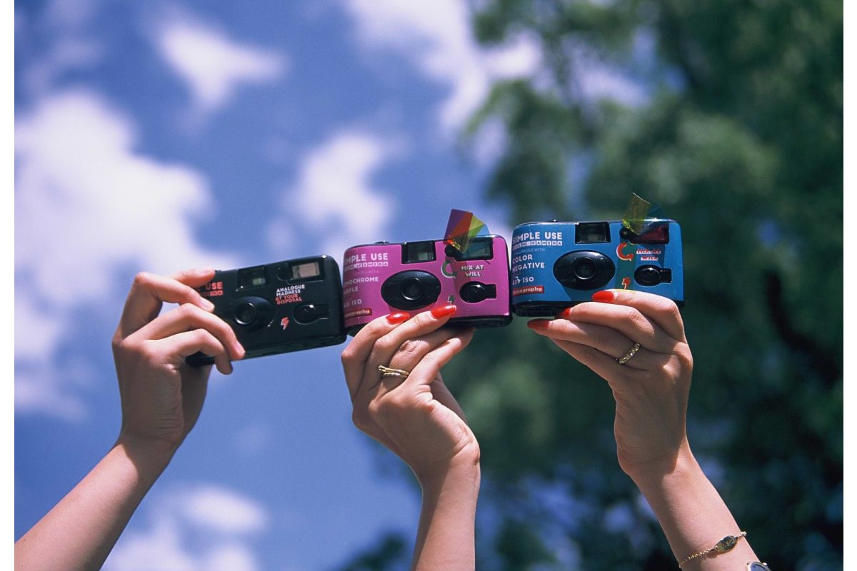 Simple Use Reloadable Film Camera LomoChrome Purple - Image 3